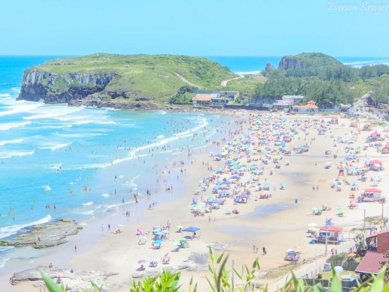 Kitnet K1 Em Torres-Rs - Na Mais Bela Praia Gaucha - Cozinha - Banheiro - Ar Condicionado - Smart Tv 32' - Wi-Fi - Anfitria Superhost No Bnb Kültér fotó