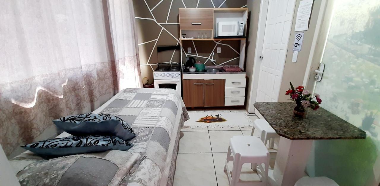 Kitnet K1 Em Torres-Rs - Na Mais Bela Praia Gaucha - Cozinha - Banheiro - Ar Condicionado - Smart Tv 32' - Wi-Fi - Anfitria Superhost No Bnb Kültér fotó