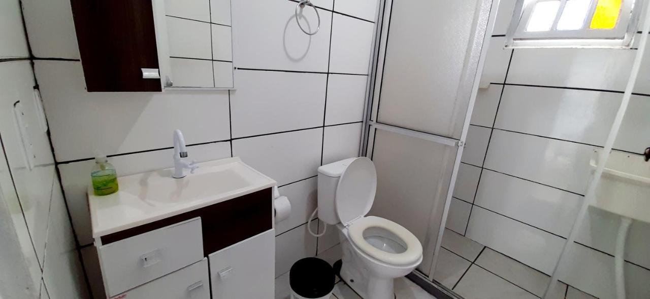 Kitnet K1 Em Torres-Rs - Na Mais Bela Praia Gaucha - Cozinha - Banheiro - Ar Condicionado - Smart Tv 32' - Wi-Fi - Anfitria Superhost No Bnb Kültér fotó