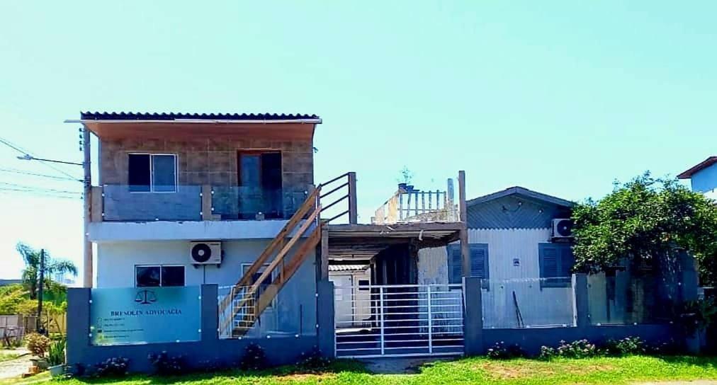Kitnet K1 Em Torres-Rs - Na Mais Bela Praia Gaucha - Cozinha - Banheiro - Ar Condicionado - Smart Tv 32' - Wi-Fi - Anfitria Superhost No Bnb Kültér fotó